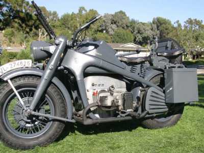 Un altro esemplare di Z�ndapp KS 750, sidecar per antonomasia prodotto per le truppe naziste
